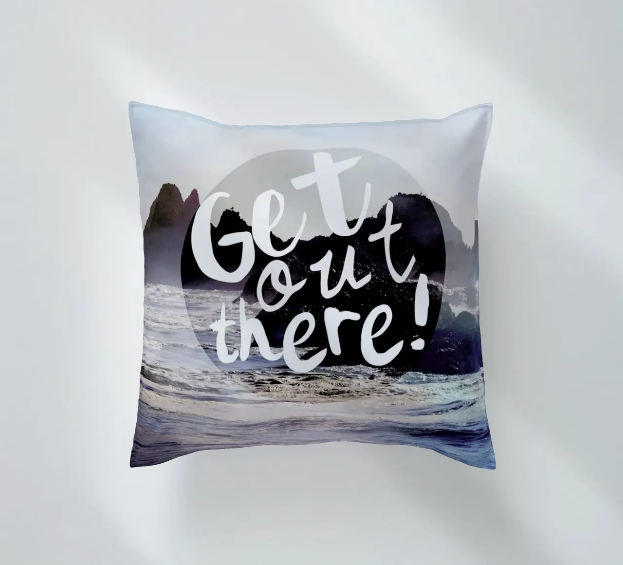Get Out There cuscino da Robin Delean