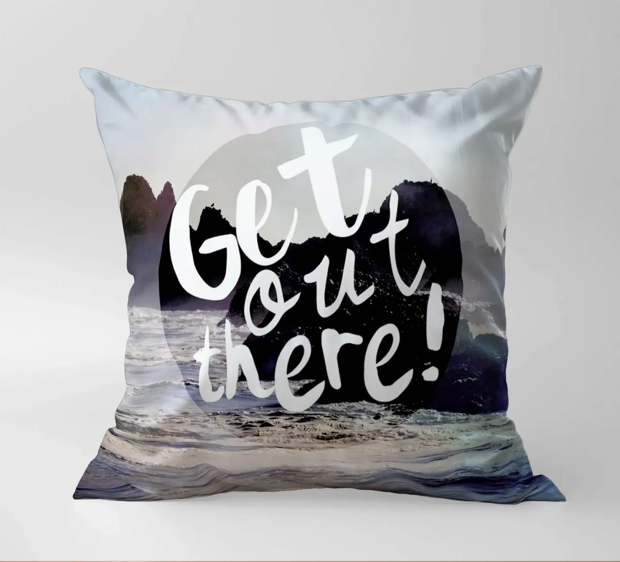 Get Out There cuscino da Robin Delean