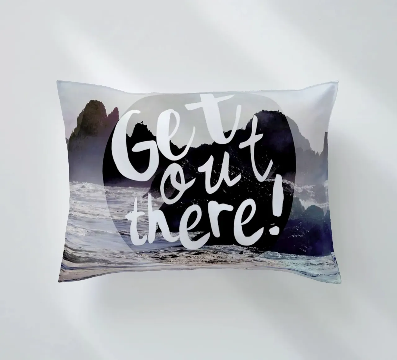 Get Out There cuscino da Robin Delean