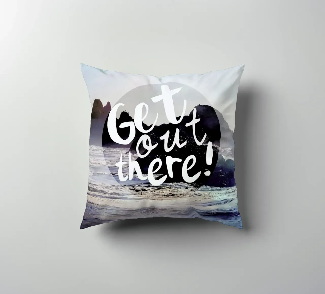 Get Out There cuscino da Robin Delean
