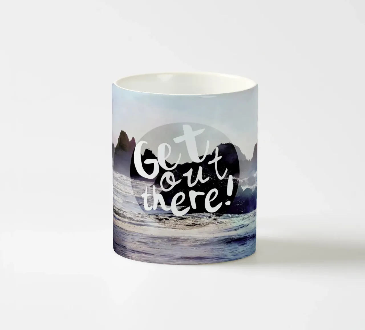 Get Out There tazza in ceramica da Robin Delean