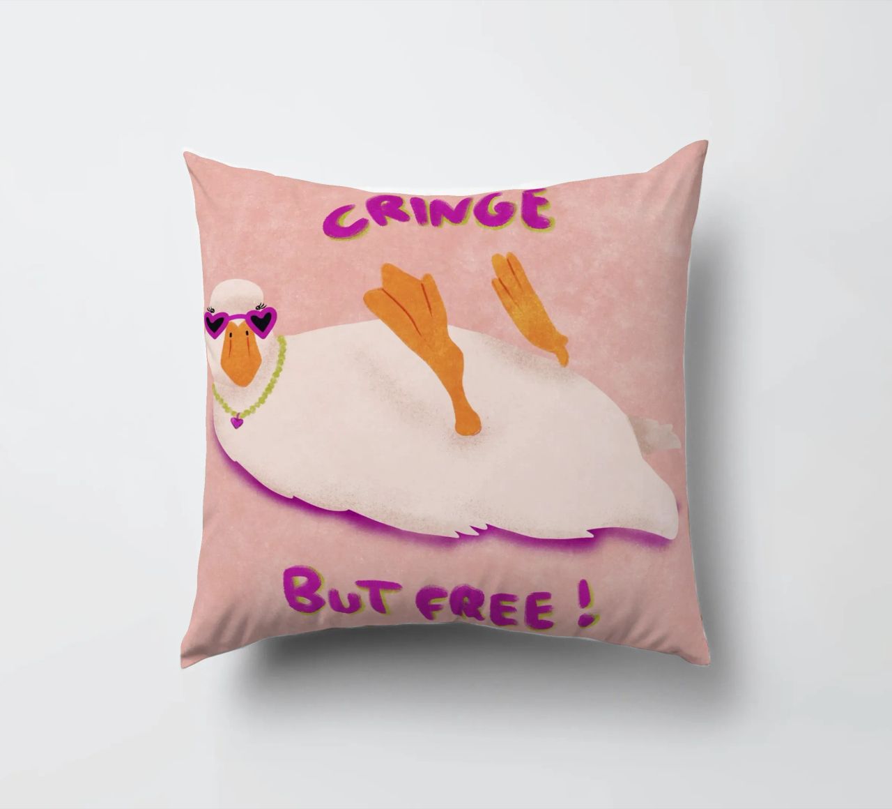 Cringe but free! cuscino da Illustration Raissa Oltmanns