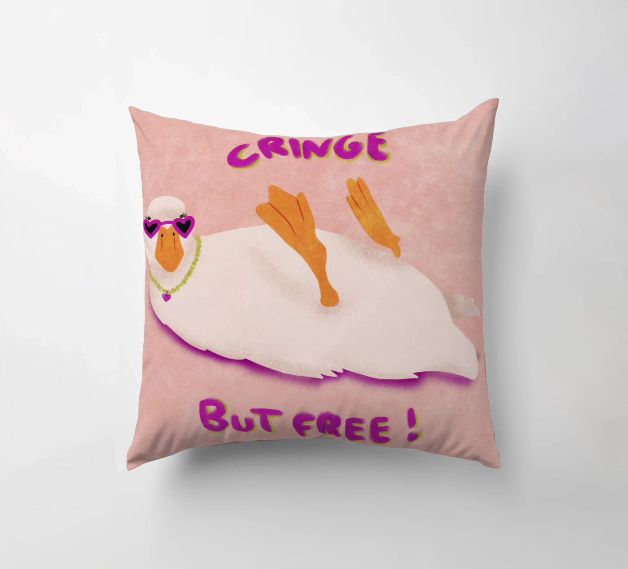 Cringe but free! cuscino da Illustration Raissa Oltmanns