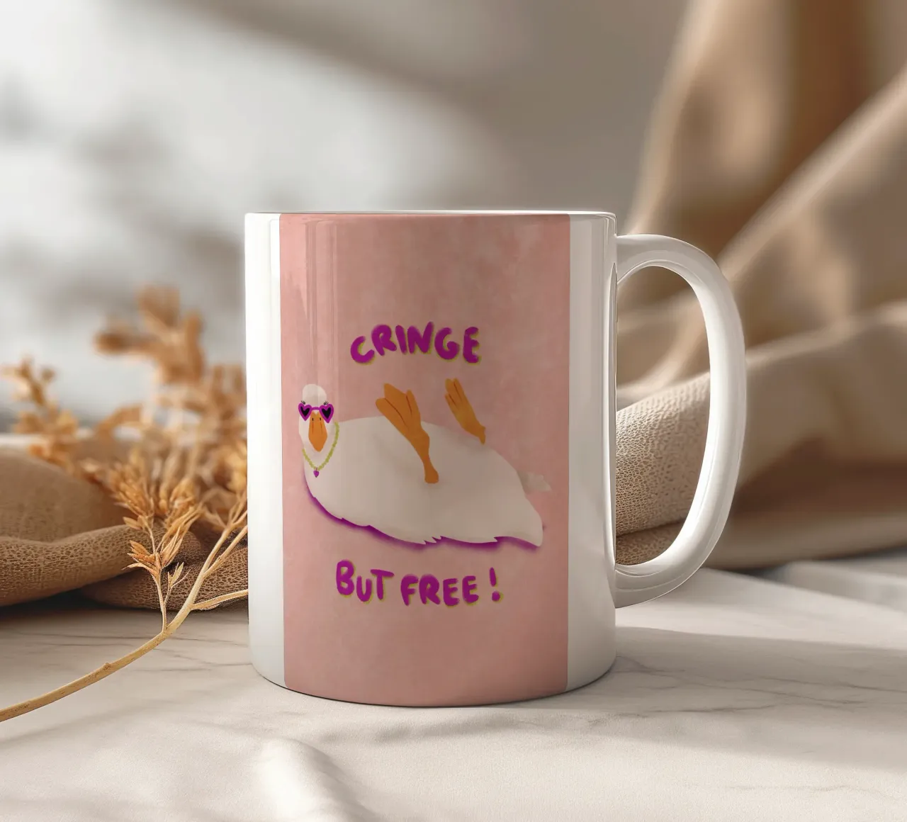 Cringe but free! Keramik Tasse von Illustration Raissa Oltmanns