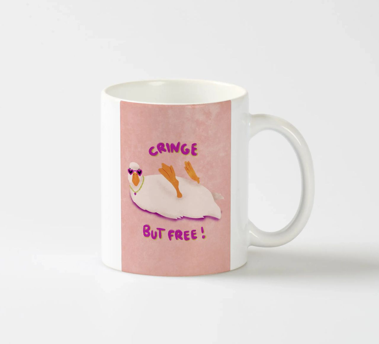 Cringe but free! tazza in ceramica da Illustration Raissa Oltmanns