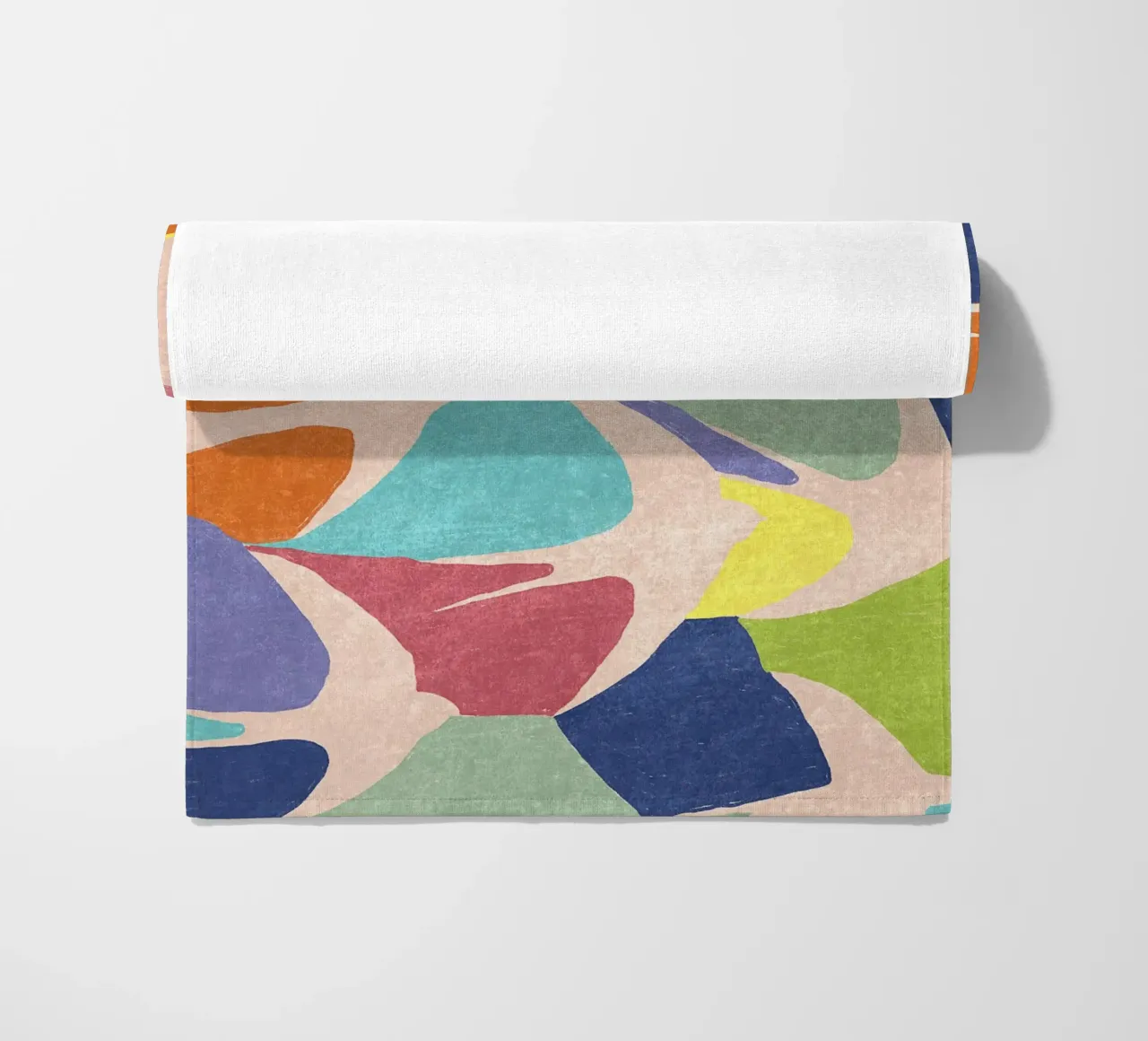 Abstracte vogels strandhanddoek van Illustration Raissa Oltmanns