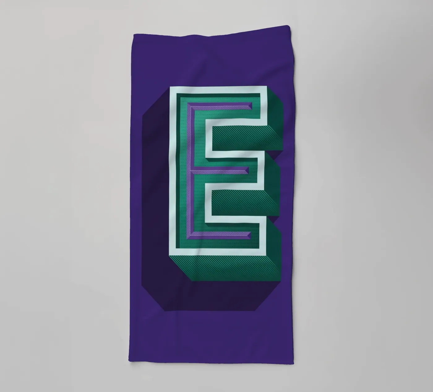 Lettre E towel by Glettering