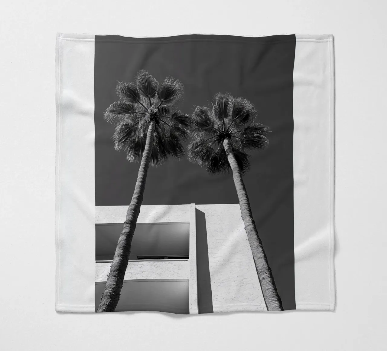 Rametti di palme in bianco e nero coperta in pile da Carinaprint