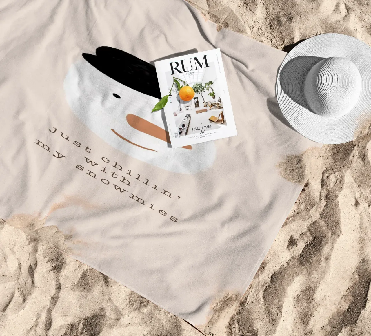 Blush - Rilassarsi con i miei amici delle nevi telo mare da Orara Studio