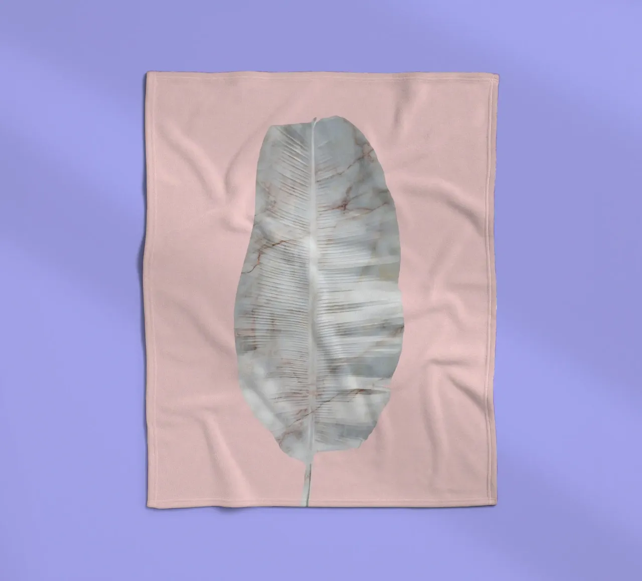 Foglia di marmo di banana su parete rosa coperta in pile da amini54