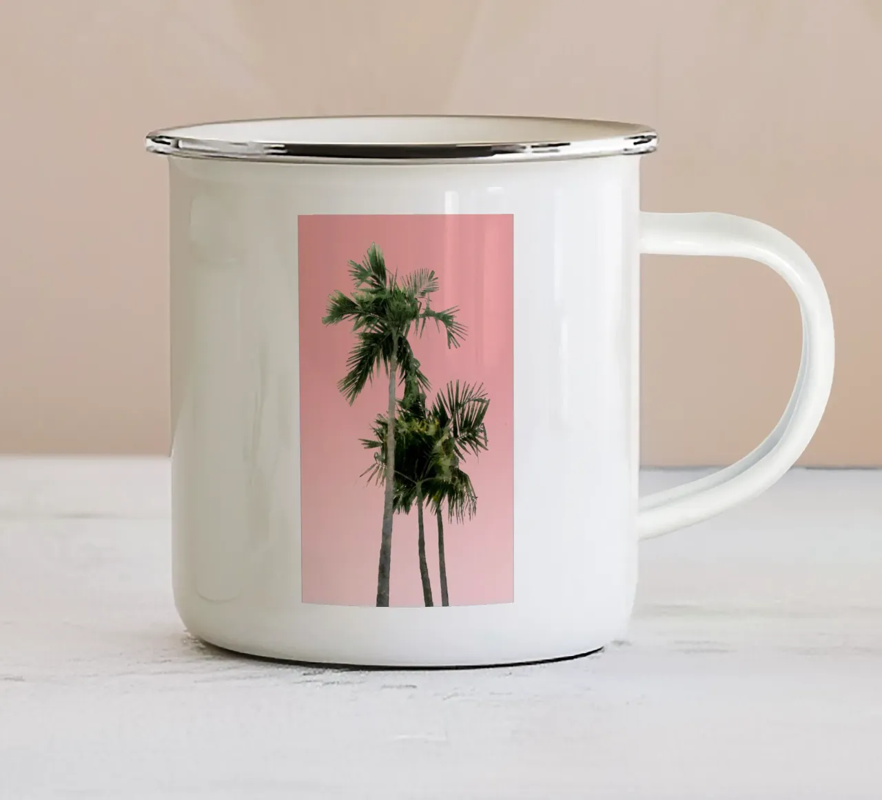 Una palma contro un cielo rosa tazza in smalto da amini54