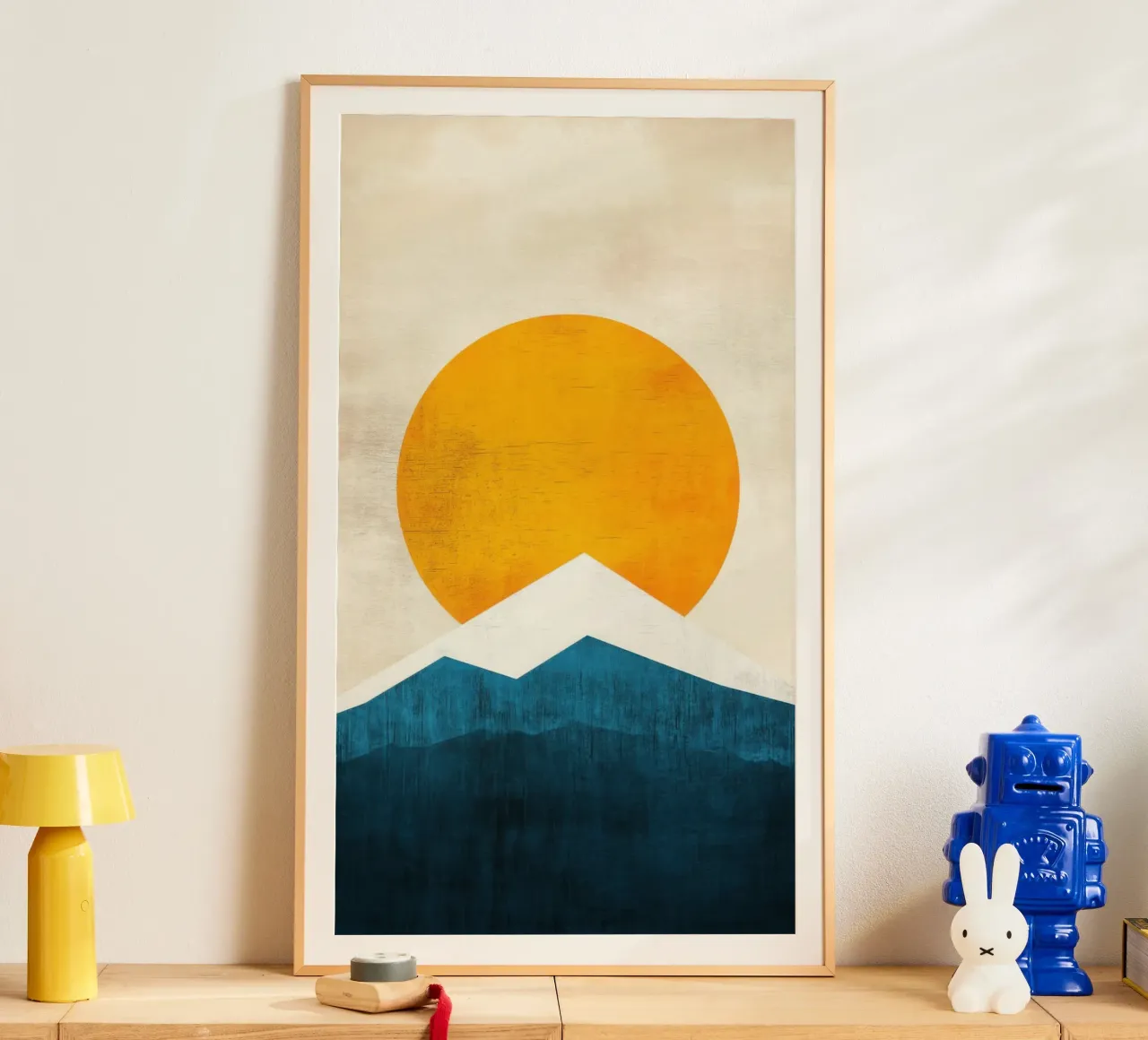 Sonne auf dem minimalistischen Berg Poster von Affiches Soleil & Déco Lumineuse – Sunny