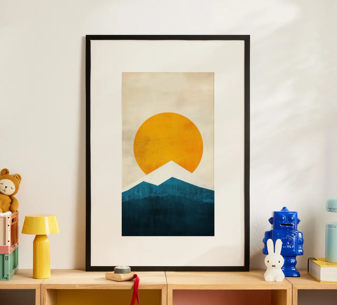 Sonne auf dem minimalistischen Berg Poster von Affiches Soleil & Déco Lumineuse – Sunny