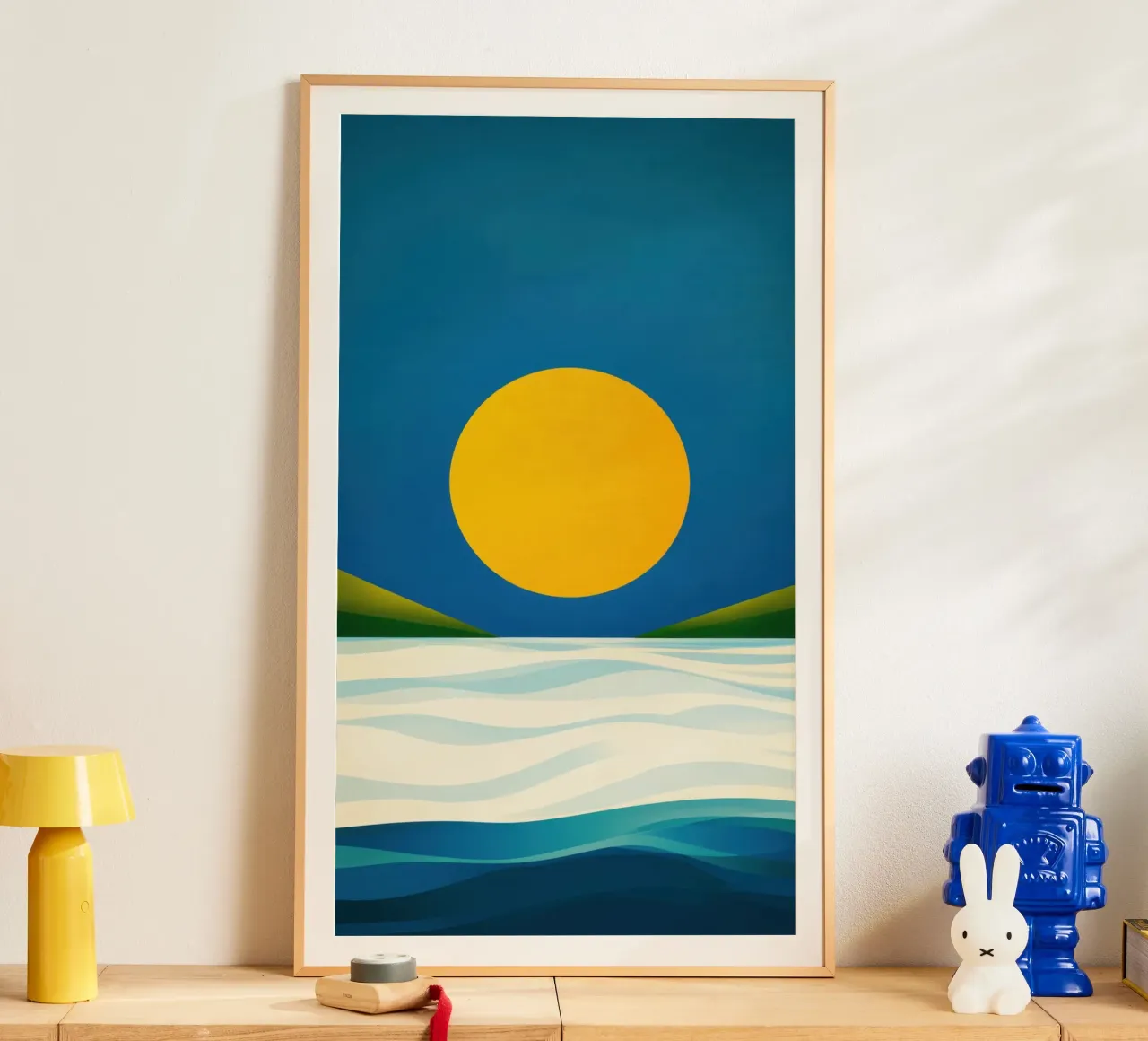 Spiaggia minimalista a Soleil d'Or poster da Affiches Soleil & Déco Lumineuse – Sunny