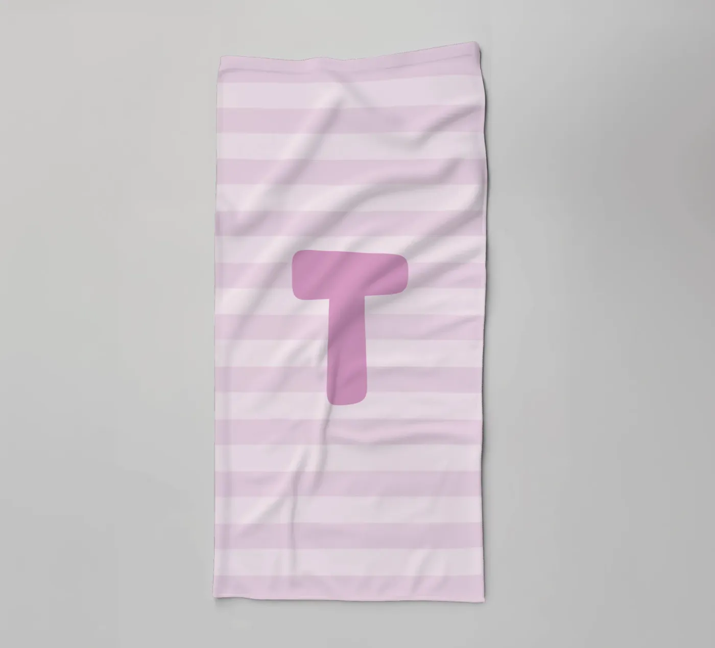Initials pink badhanddoek van we line studio - design