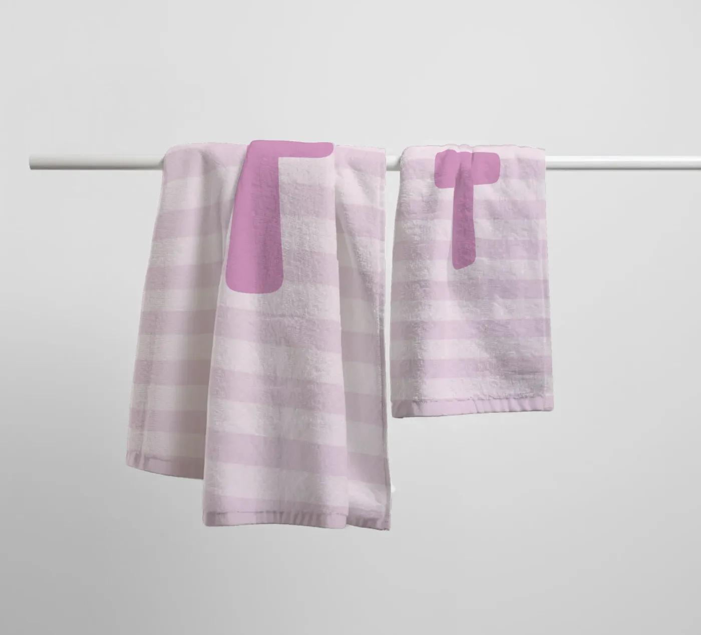 Initials pink badhanddoek van we line studio - design