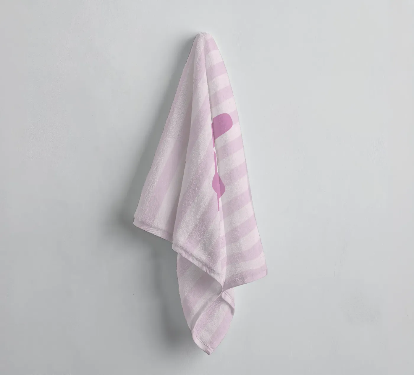 Initials pink badhanddoek van we line studio - design