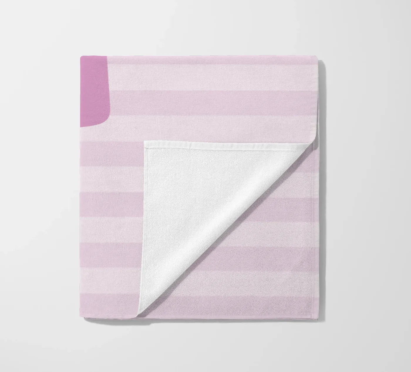 Initials pink strandhanddoek van we line studio - design