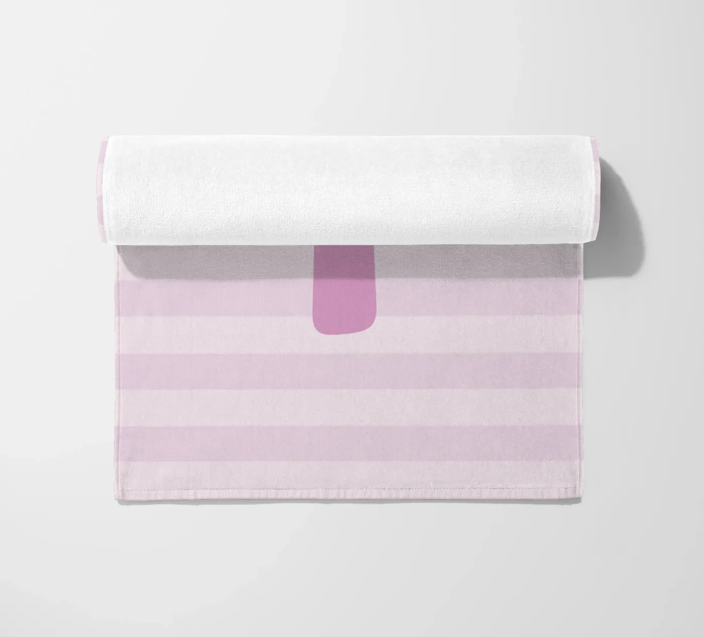 Initials pink strandhanddoek van we line studio - design