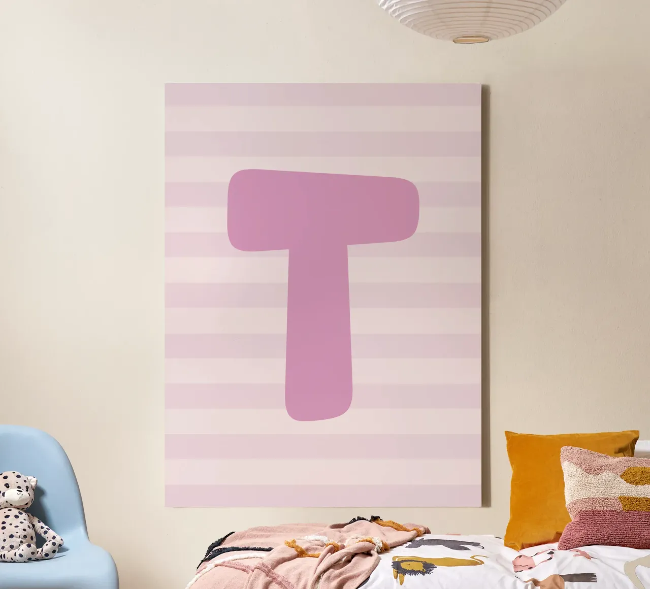 Initials pink tela con Cornice a cassetta da we line studio - design