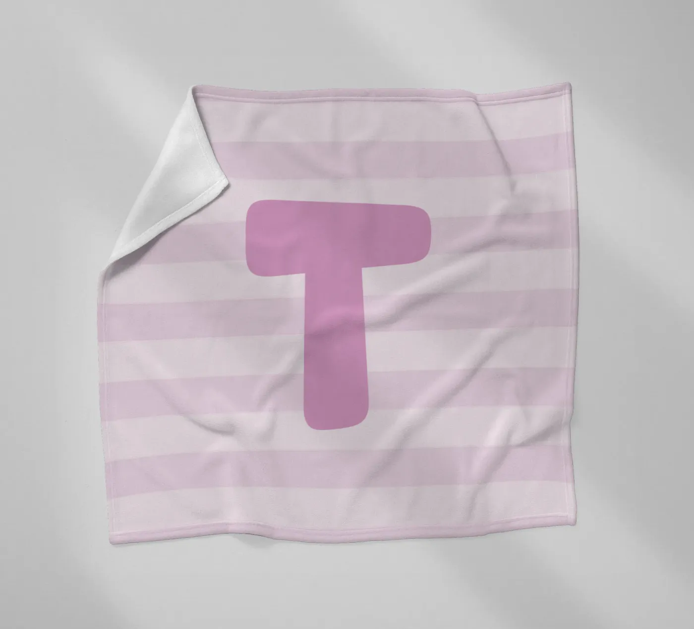 Initials pink fleecedeken van we line studio - design