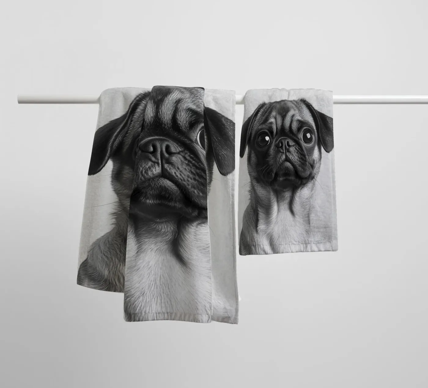 Milo der Mops badhanddoek van Carinaprint