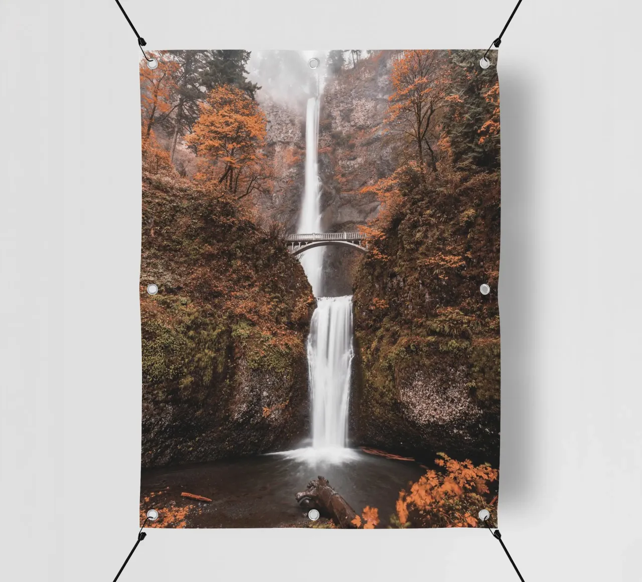 Cascata autunnale con ponte in stile vintage telo in pvc da Whole©