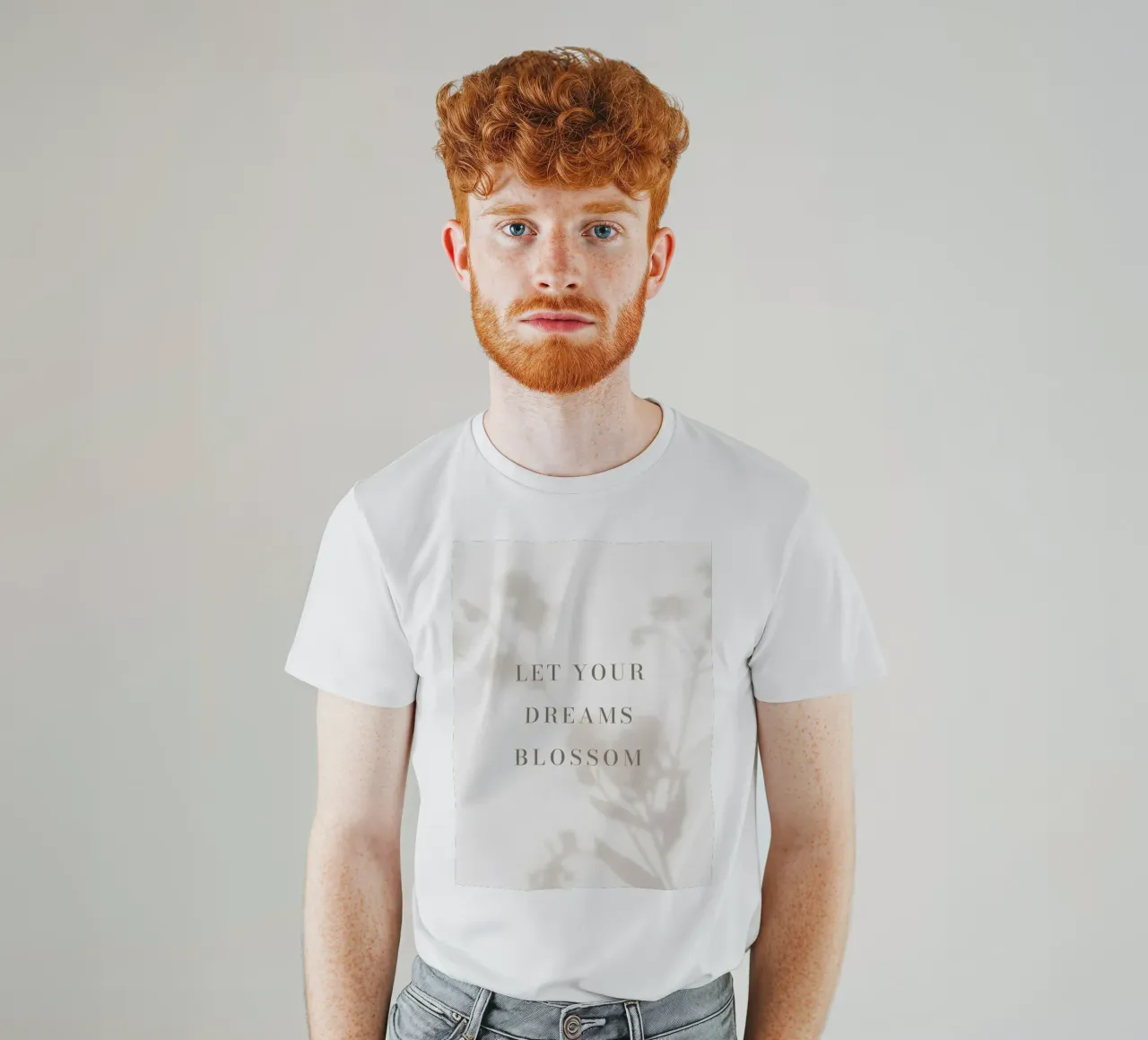 Motiverende quote bloemen schaduwen t-shirt van Whole©