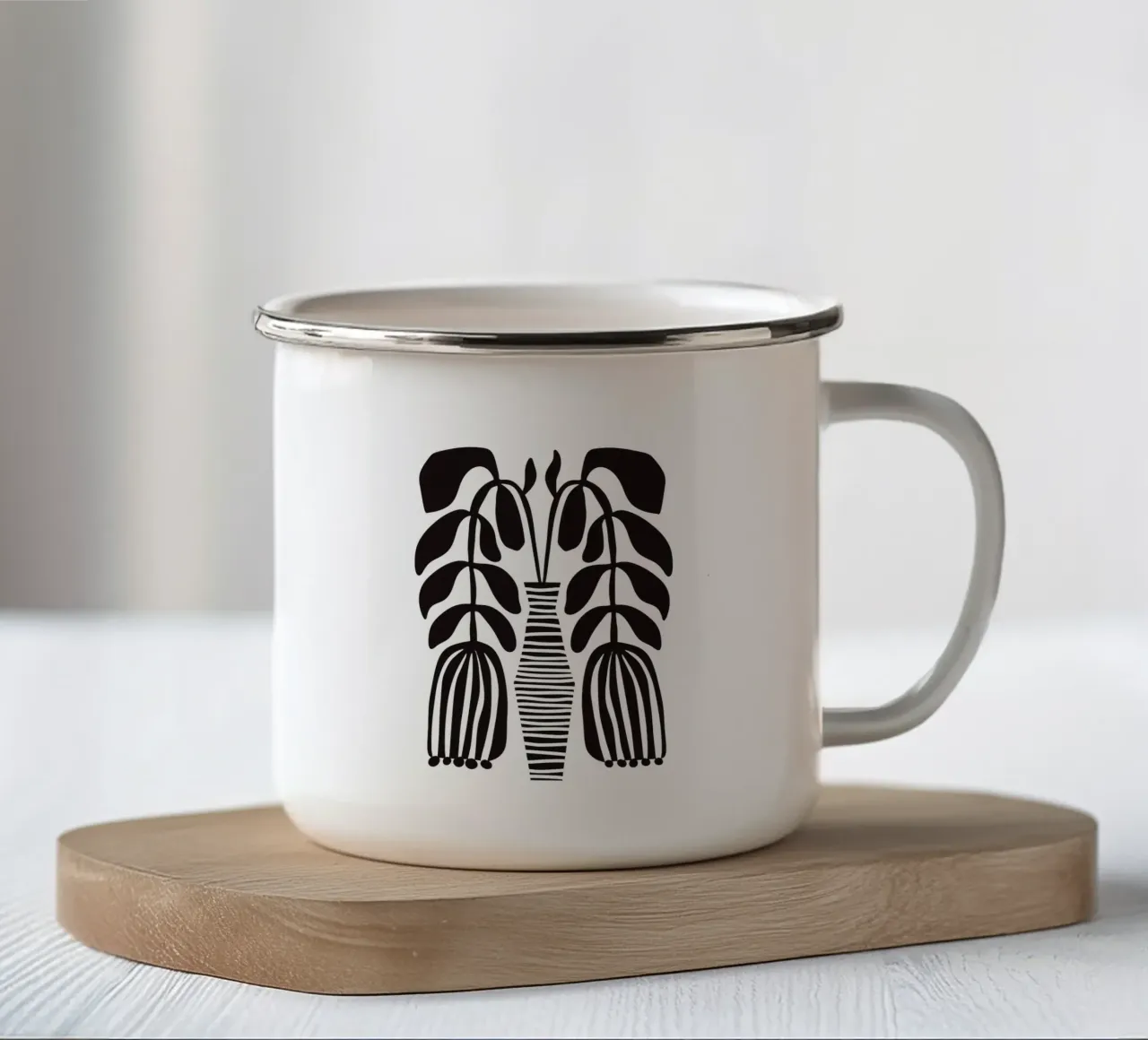 Black Abstract Flowers in Vase tazza in smalto da Illustration Raissa Oltmanns
