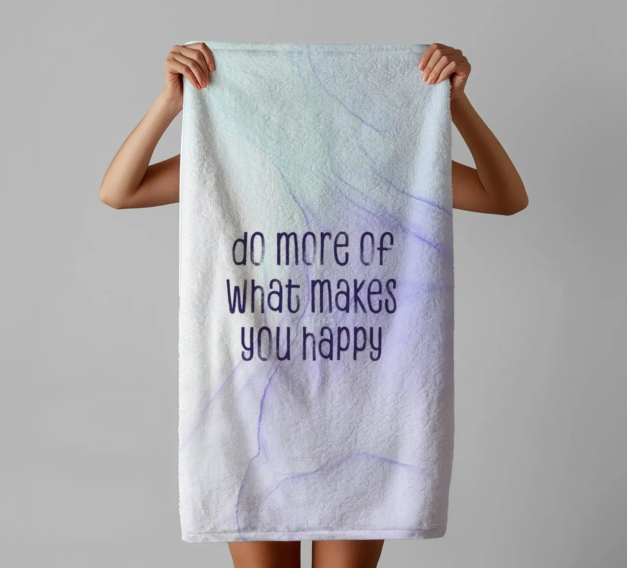 Do more of what makes you happy | floating colors asciugamano da bagno da Melanie Viola
