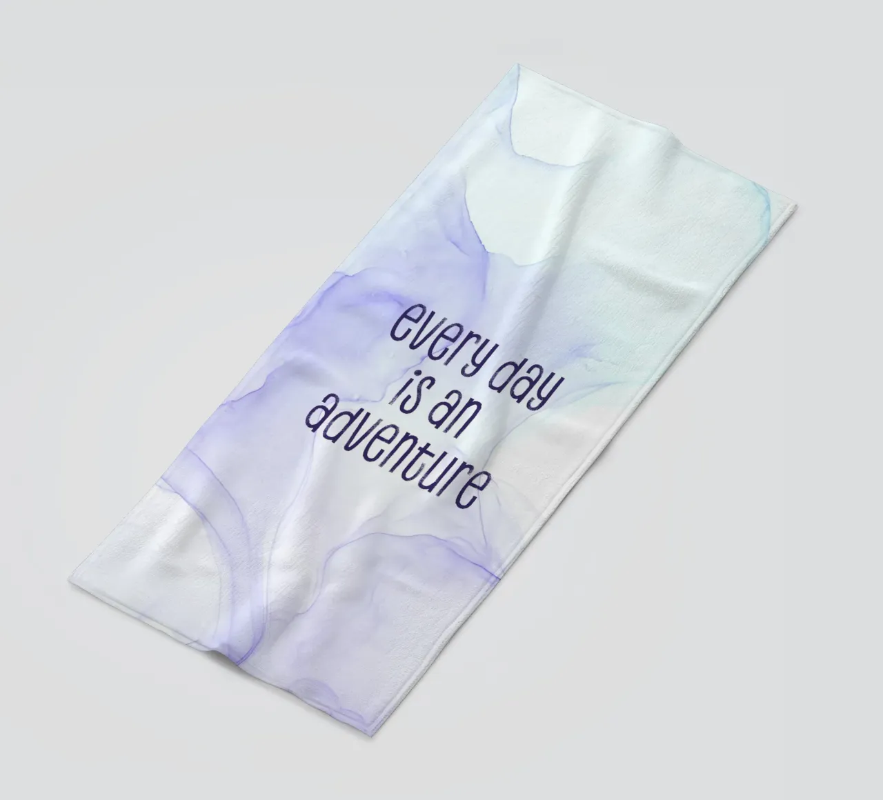 Every day is an adventure | floating colors telo mare da Melanie Viola