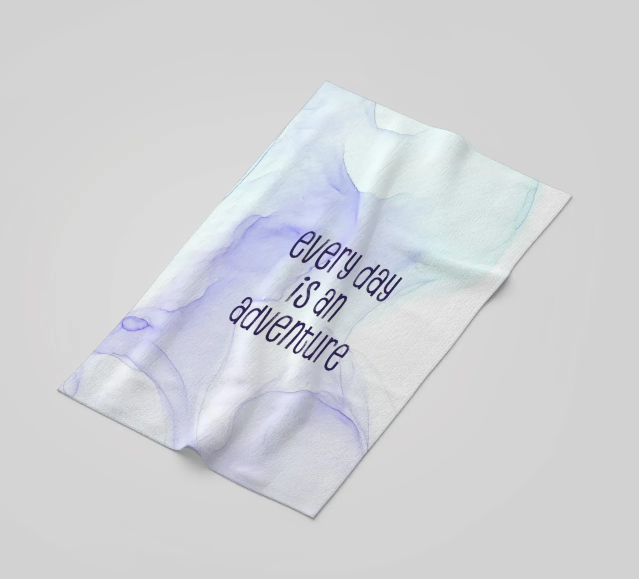 Every day is an adventure | floating colors telo mare da Melanie Viola