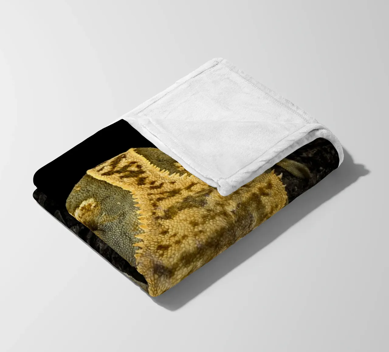 Geco crestato coperta in pile da Curious Collections by Marielle Leenders
