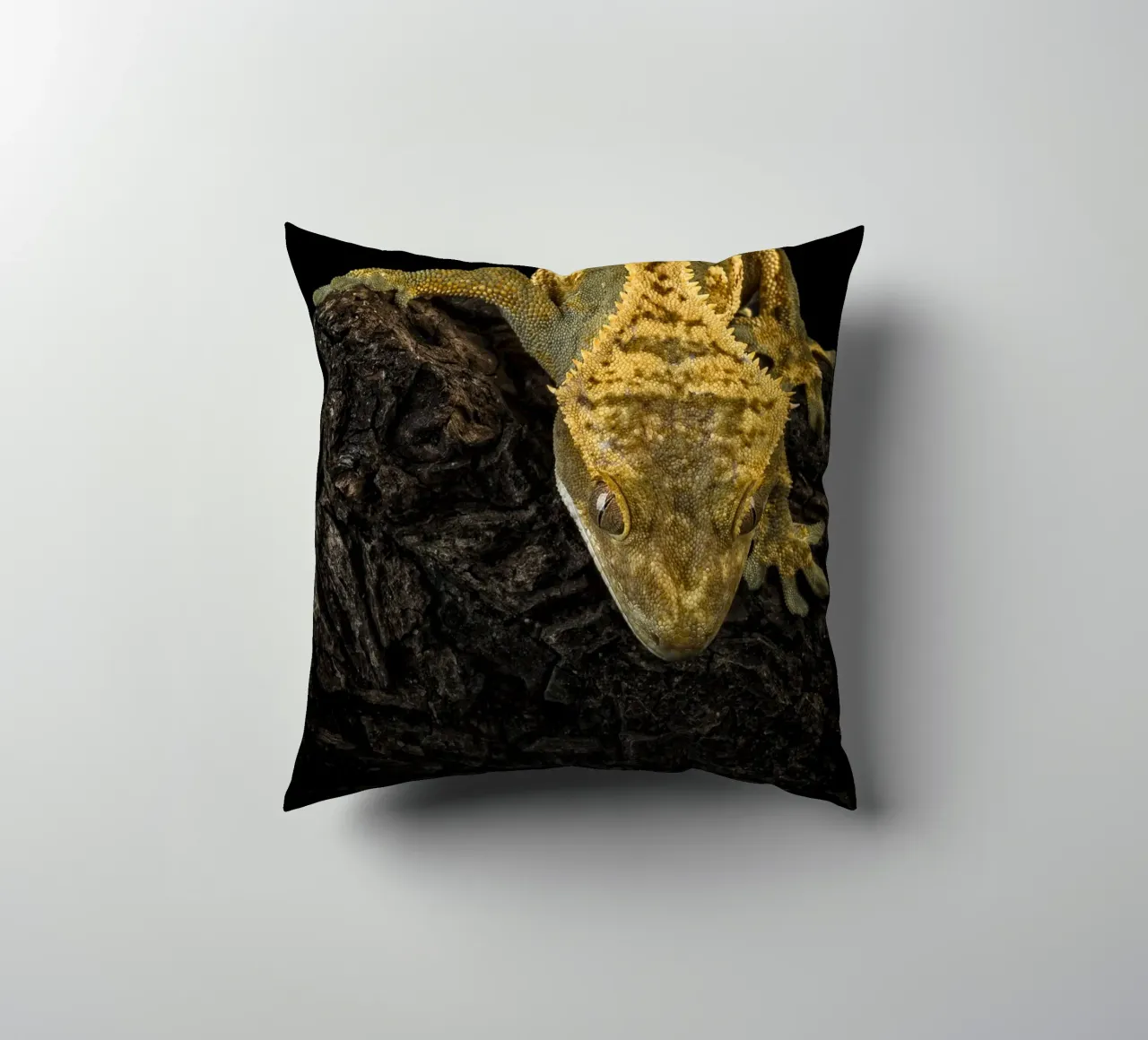 Geco crestato cuscino da Curious Collections by Marielle Leenders