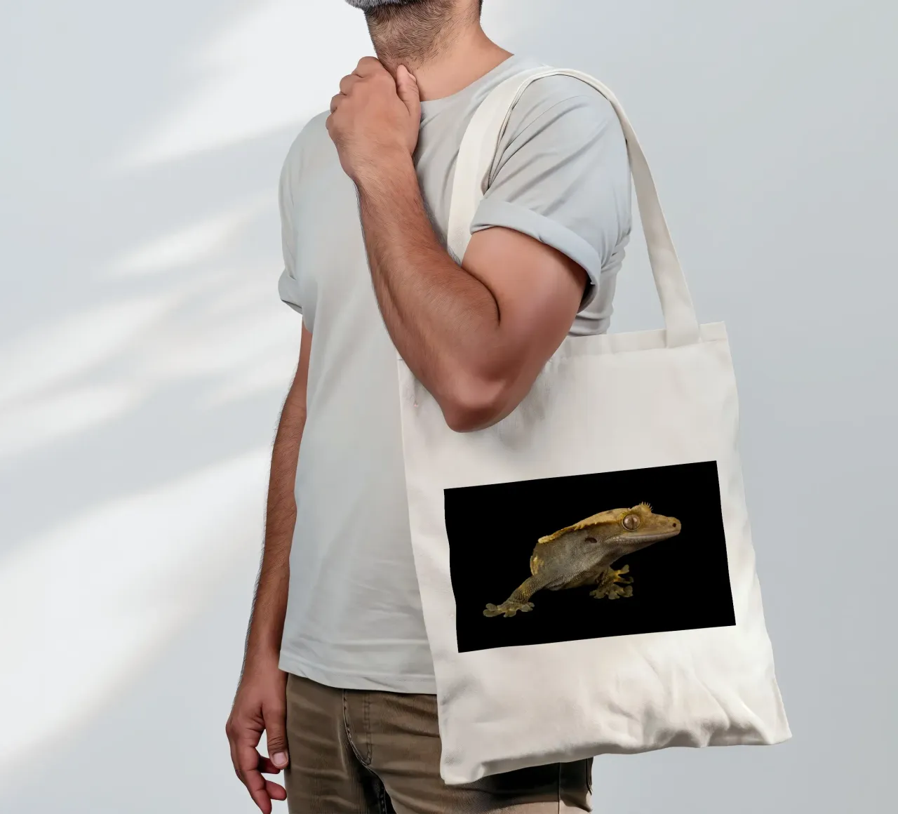 Crested Gecko tote bag by Curious Collections by Marielle Leenders
