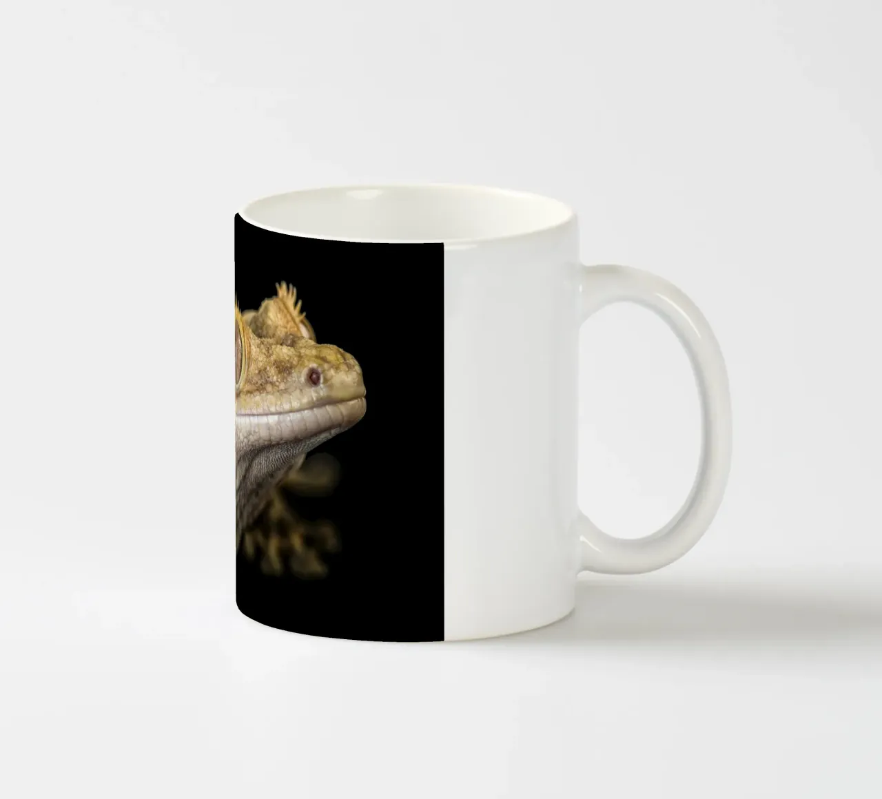 Geco crestato tazza in ceramica da Curious Collections by Marielle Leenders