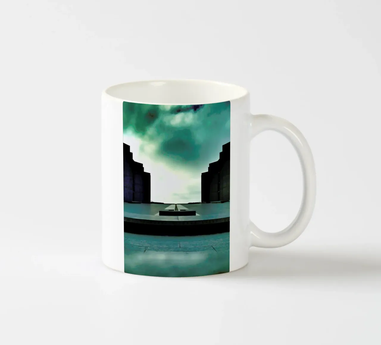 The Salk tazza in ceramica da Sattrup & Høst