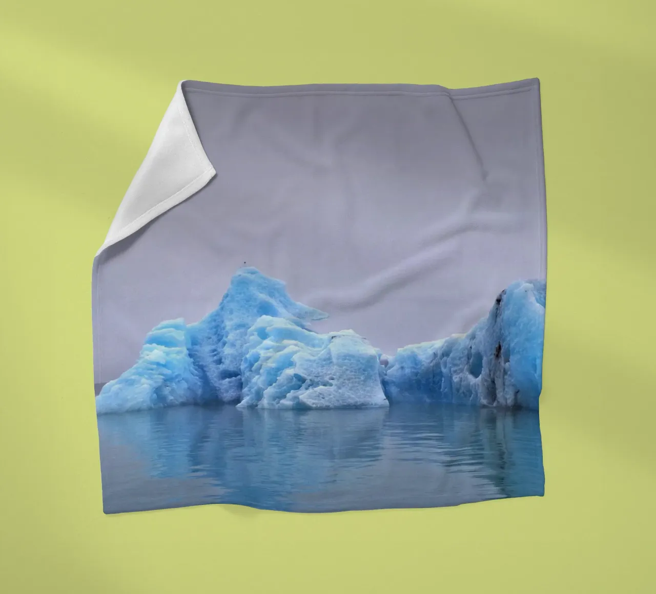 Iceland #02: majesty of blue ice coperta in pile da zenitt
