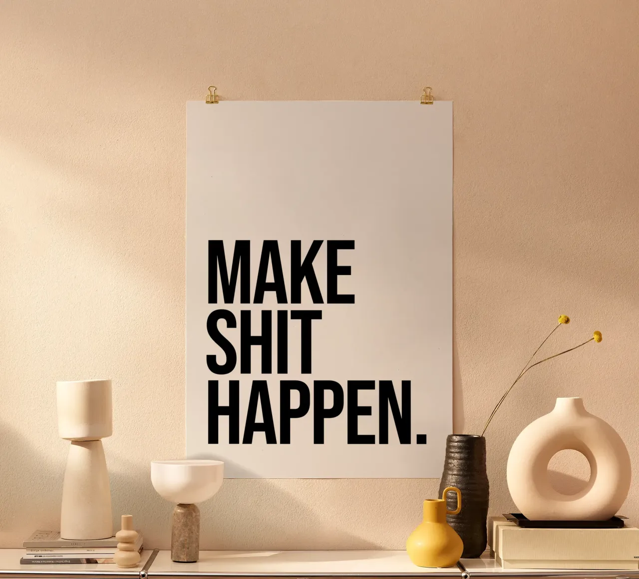 Citare le cose che accadono poster con telaio in legno da Paigaam Studio