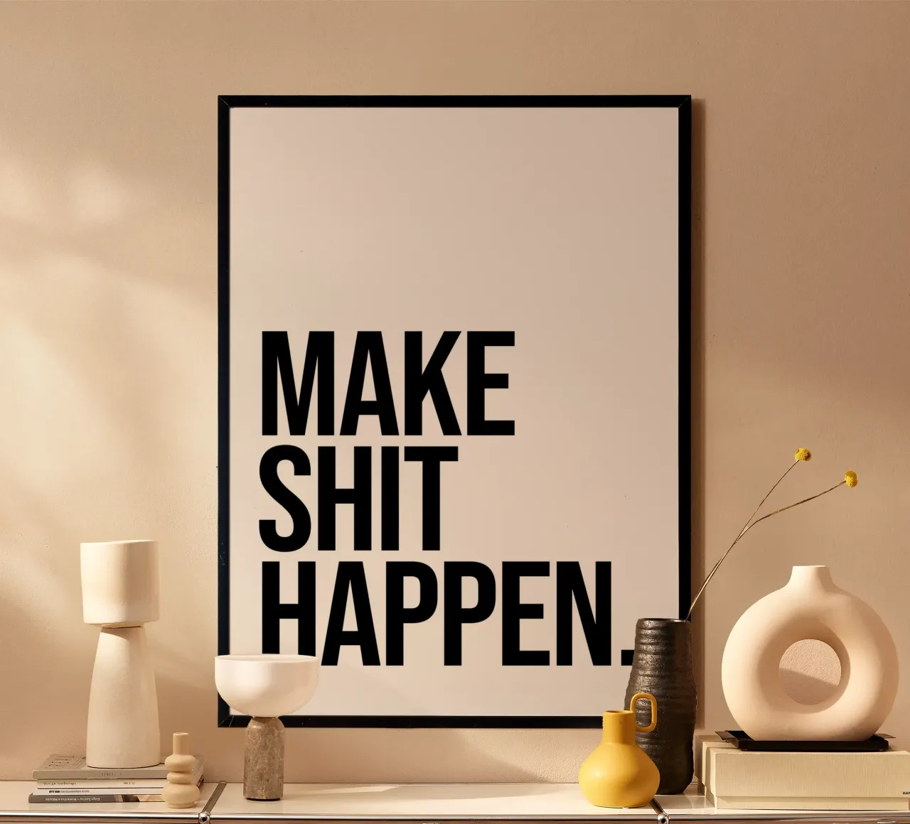 Citare le cose che accadono poster con telaio in legno da Paigaam Studio