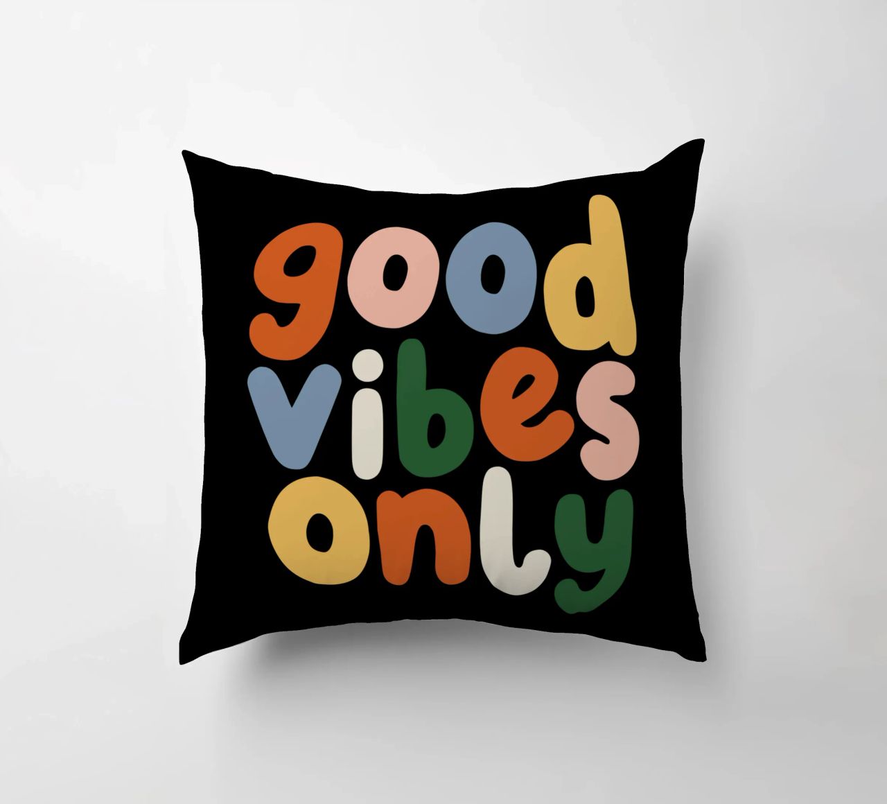 Good Vibes Only Colourful Typografie Design cuscino da THE MOTIVATED TYPE