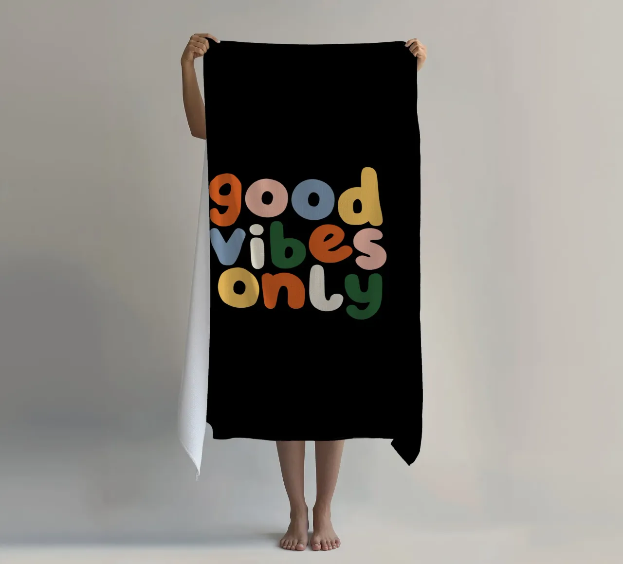 Good Vibes Only Colourful Typografie Design telo mare da THE MOTIVATED TYPE