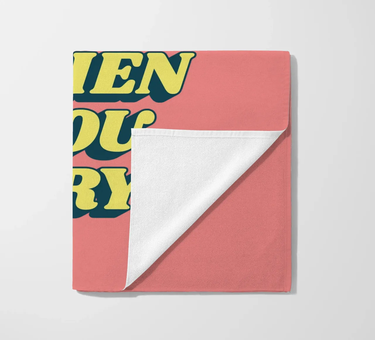 Succedono cose belle quando si prova il design tipografico telo mare da THE MOTIVATED TYPE