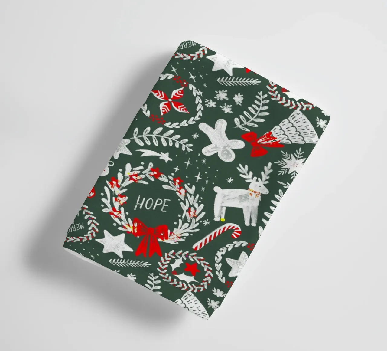 Magical Christmas Pattern - Dark Green and White asciugamano da bagno da anisillustration