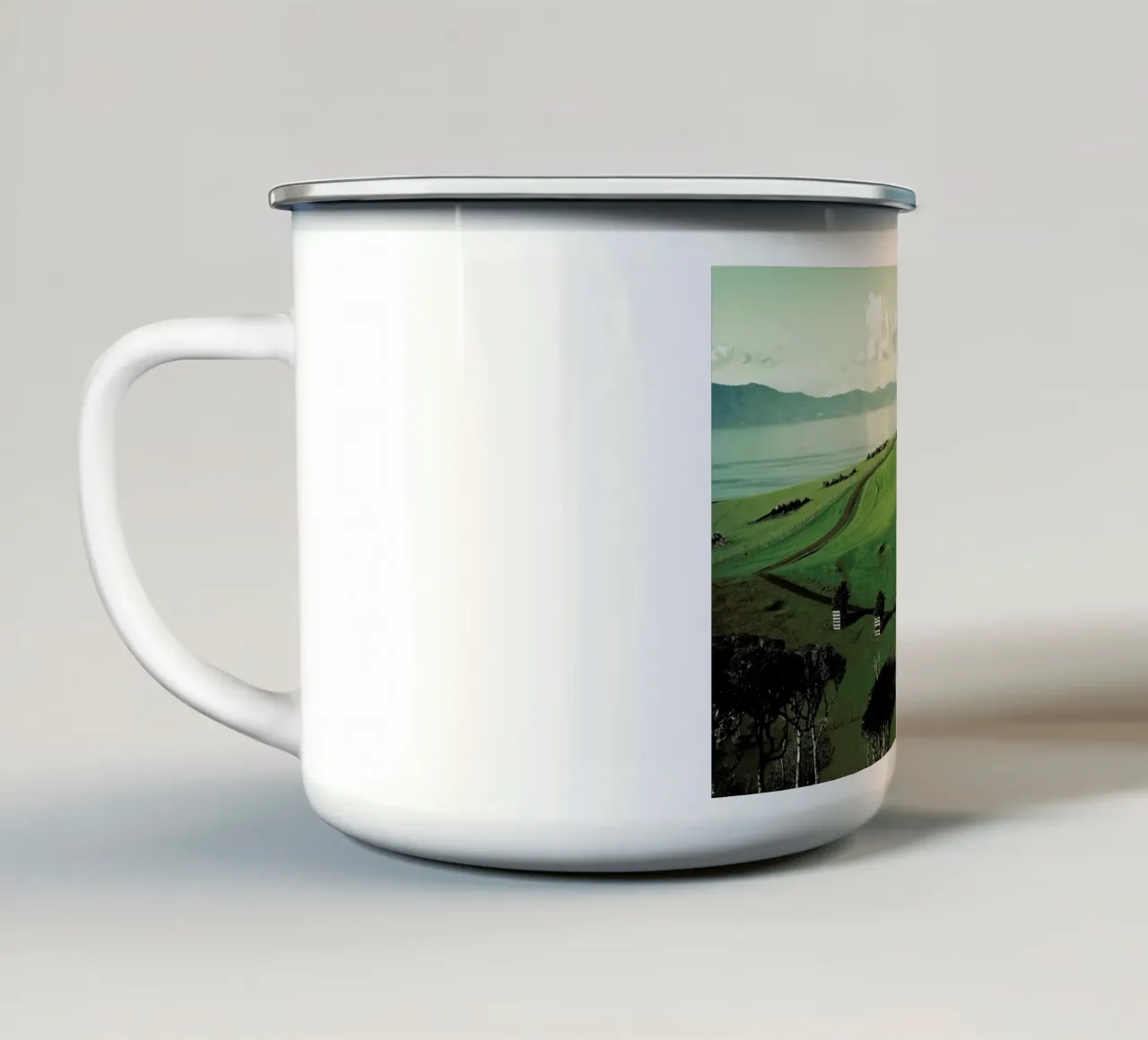 Waiheke Island tazza in smalto da Emma Zoe Brew