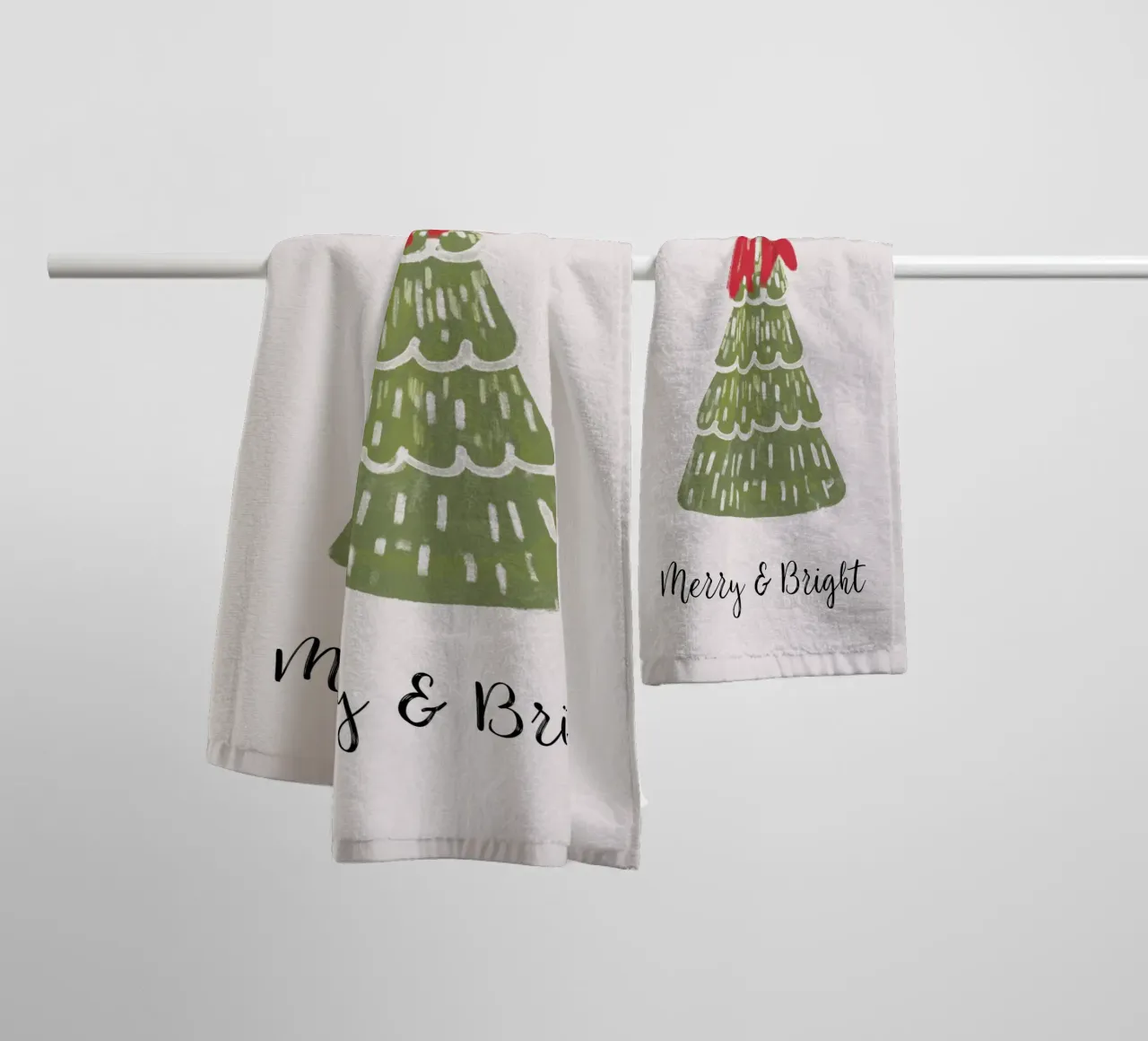 Christmas Pine Tree with red bow and quote asciugamano da bagno da anisillustration