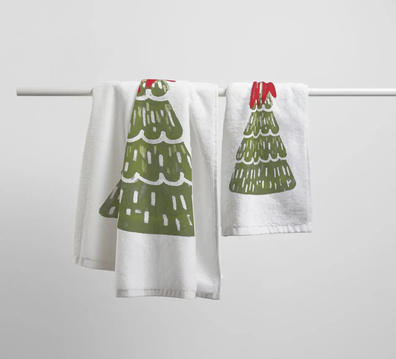 Christmas Pine Tree with red bow asciugamano da bagno da anisillustration