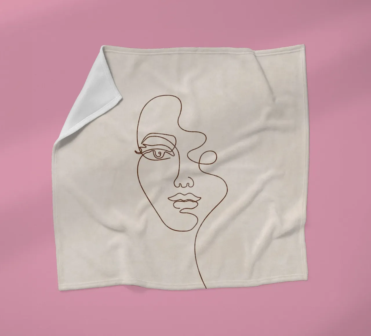 Emel Tunaboylu - Una linea di faccia coperta in pile da The Artcircle