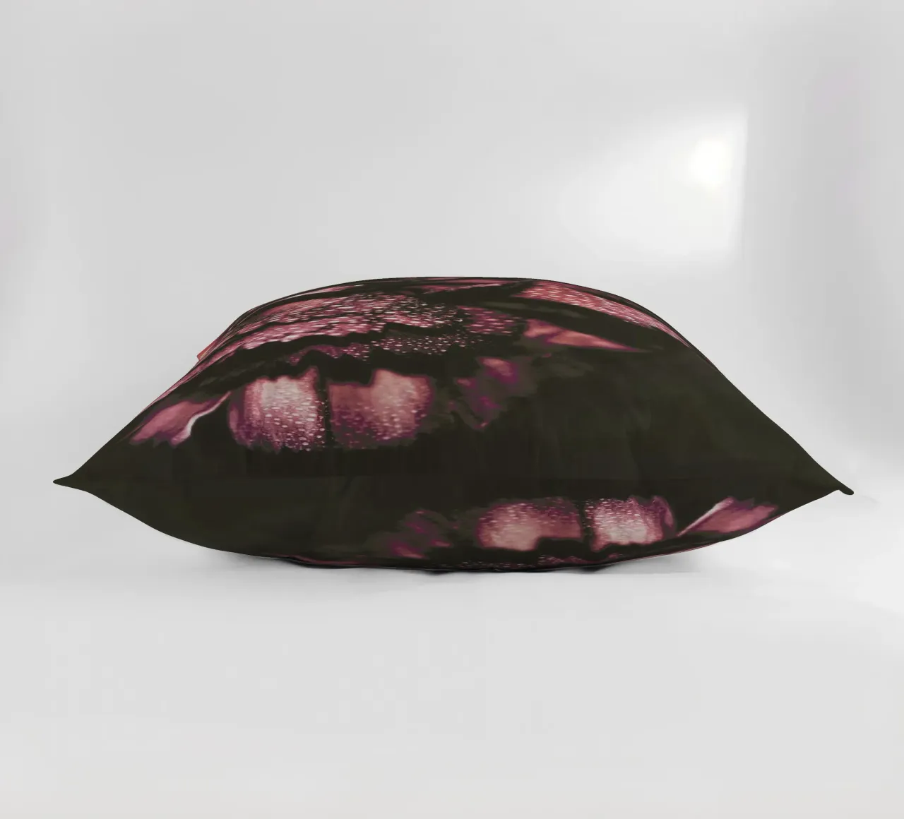 Red Wine cuscino da Ingrid Beddoes