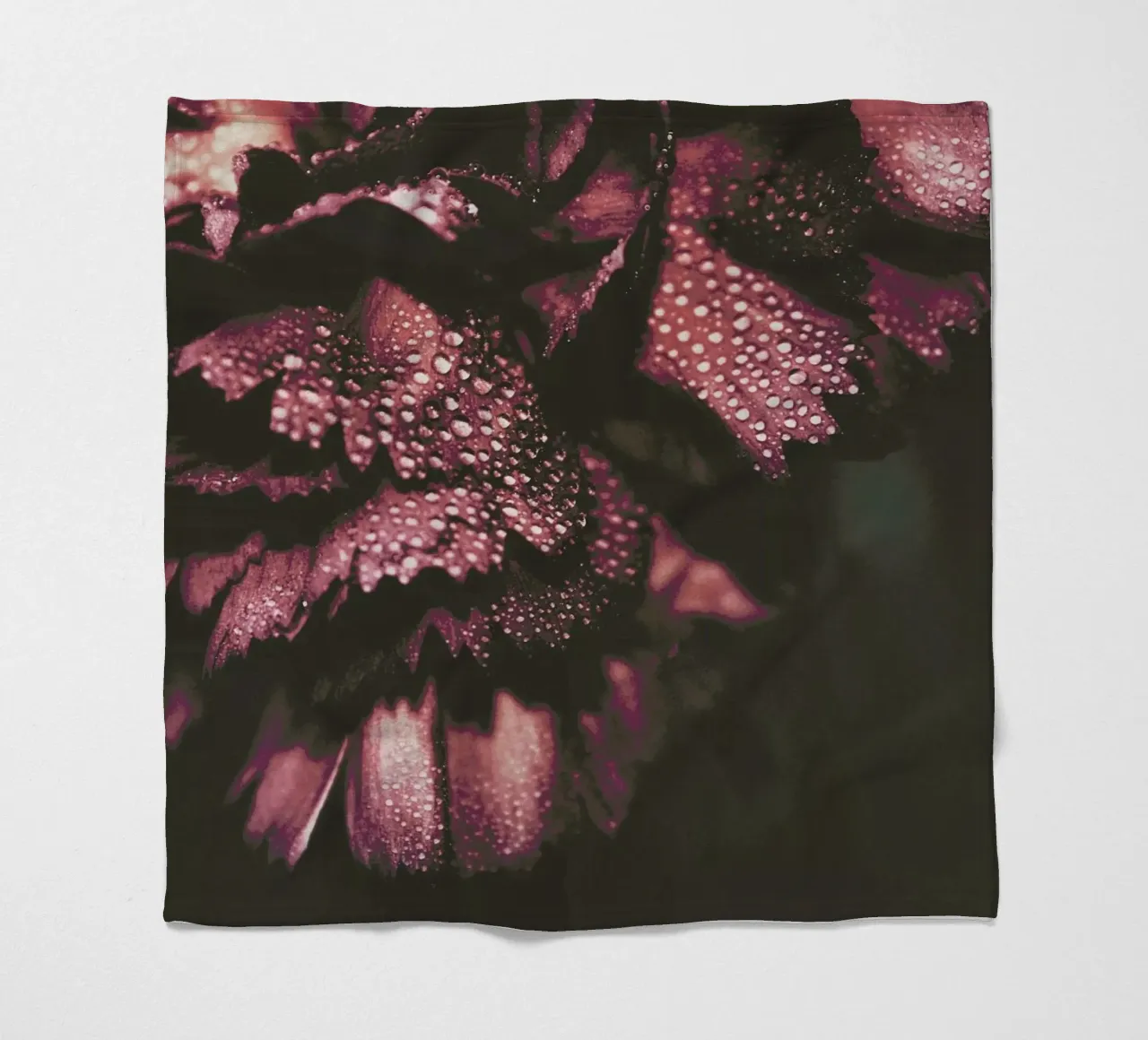 Red Wine coperta in pile da Ingrid Beddoes